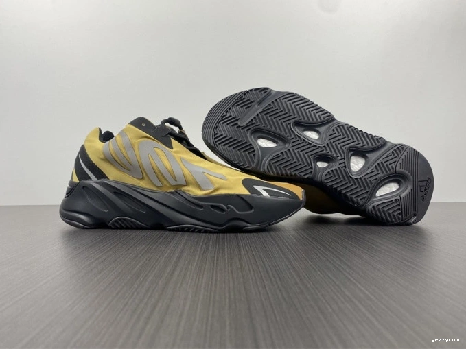 700 MNVN 'Honey GZ0717 Yeezy Flux' Boost 0803